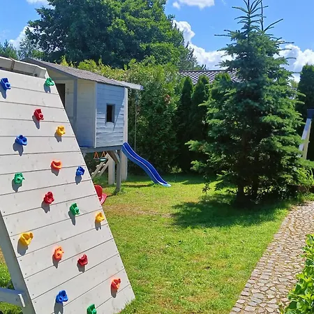 Letniskowe Oaza 롯지 *